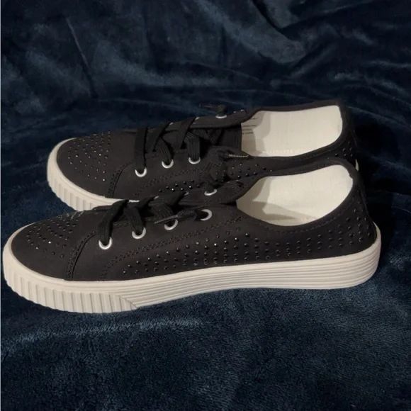 Madden Girl Black Sneakers with Cream Sole - Picture 3 of 7